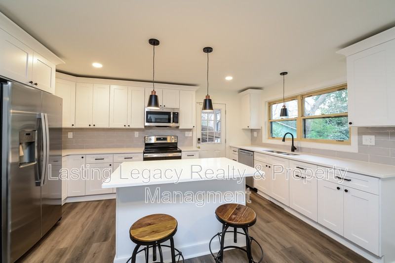 147 Harmon Ave - Photo 7 of 9