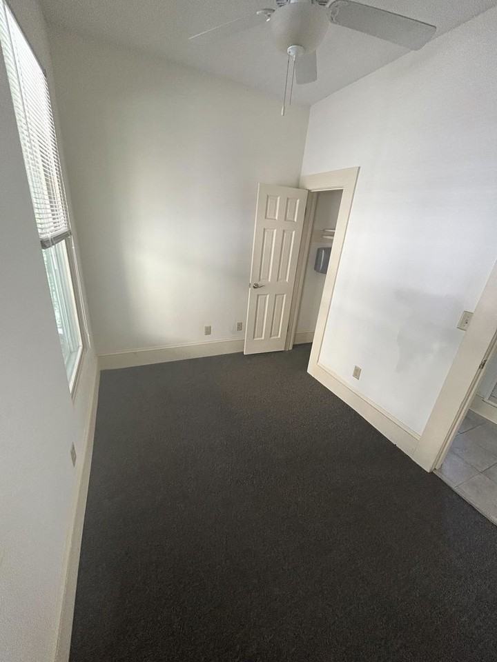 522 E 5th - Photo 4 of 13