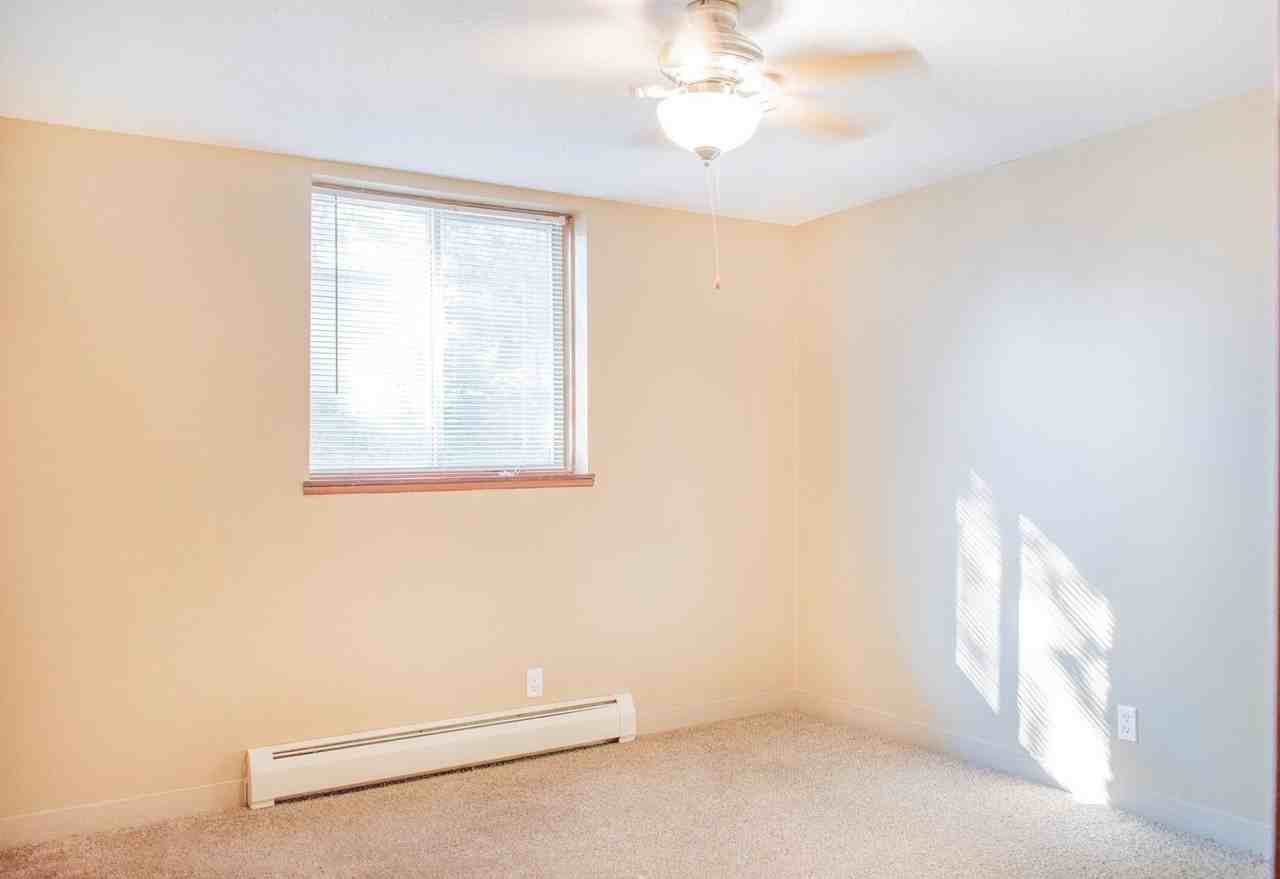 Tonka Manor - Photo 2 of 30