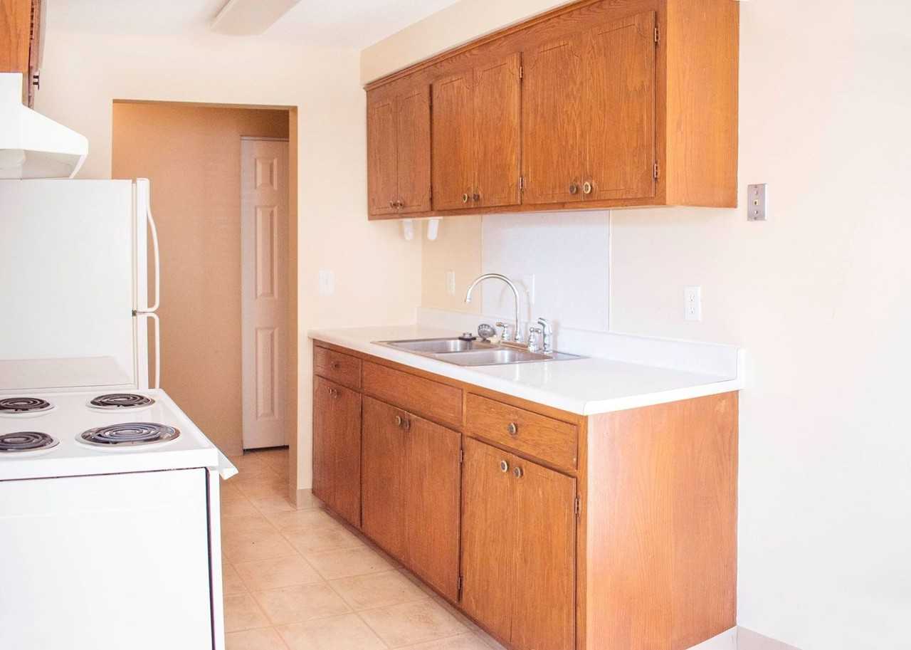 Tonka Manor - Photo 5 of 30