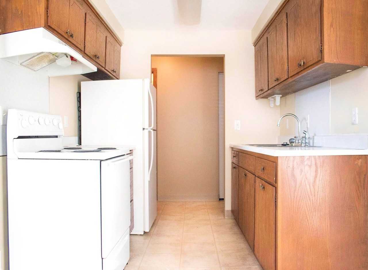 Tonka Manor - Photo 7 of 30