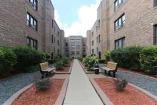 3728 N Pine Grove Ave #1E - Photo 1 of 1