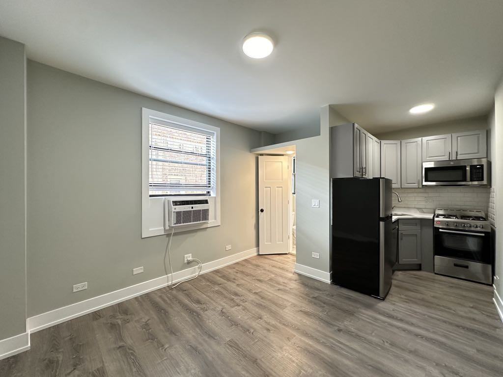 505 W Belmont Ave #4F - Photo 7 of 21
