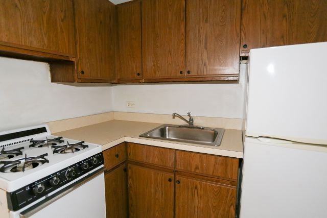 1164 N Dearborn St #401 - Photo 3 of 16