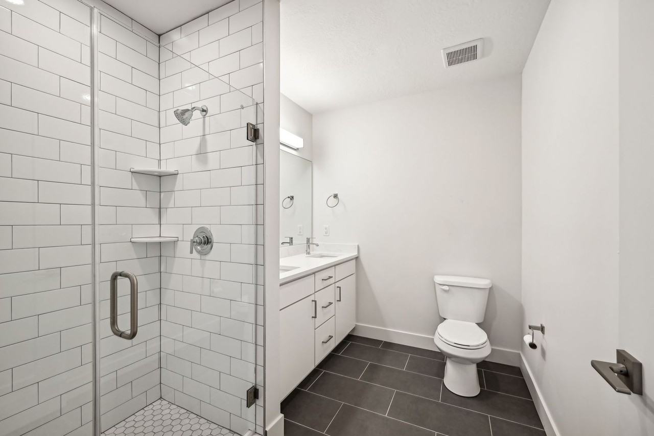 Block 8 - Photo 5 of 41