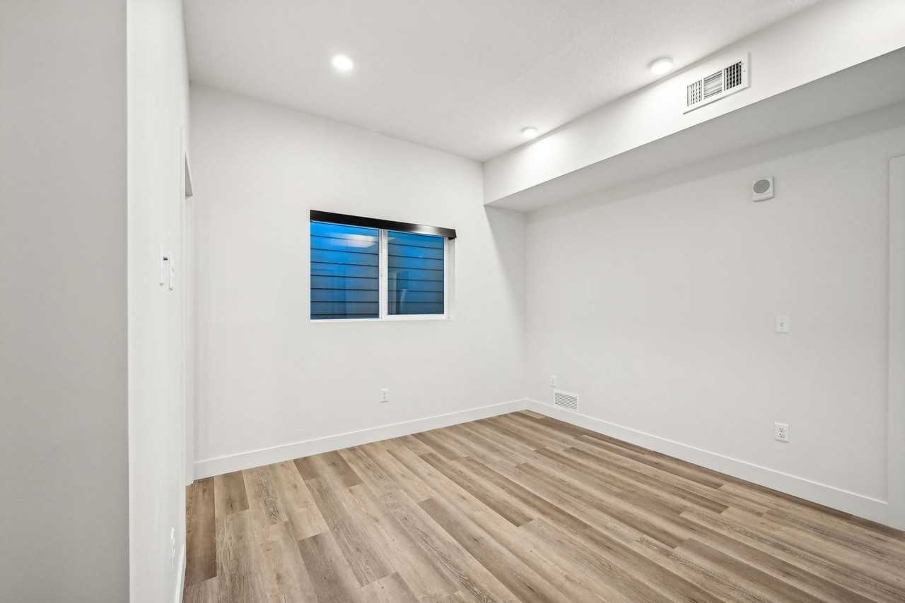 Block 8 - Photo 6 of 41