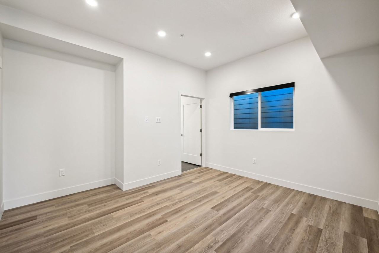 Block 8 - Photo 7 of 41