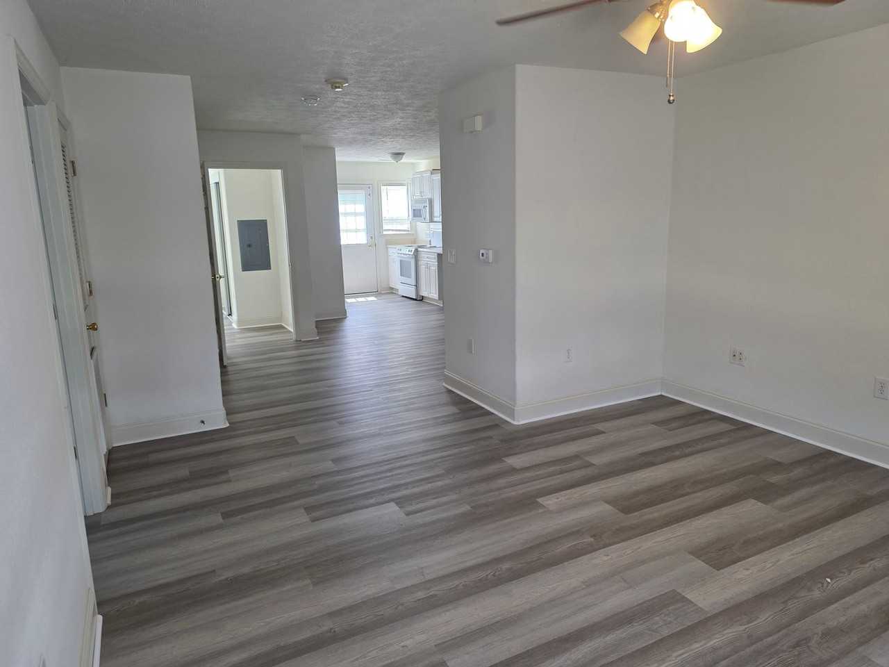 117 John Ct - Photo 3 of 14