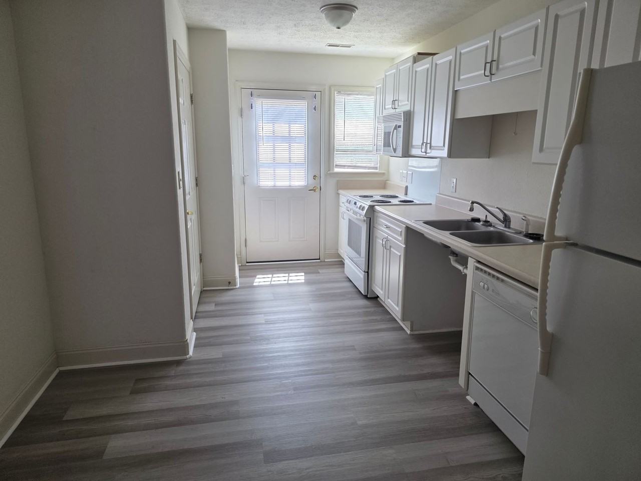 117 John Ct - Photo 5 of 14