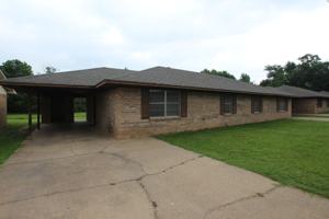 featured image of 12414 Cimmarron Dr
