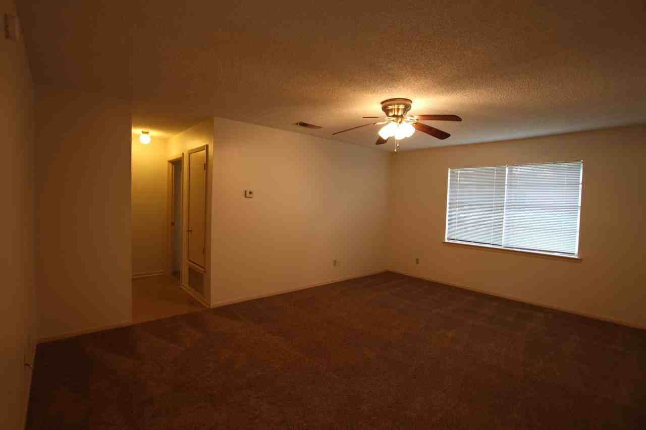12414 Cimmarron Dr - Photo 3 of 21