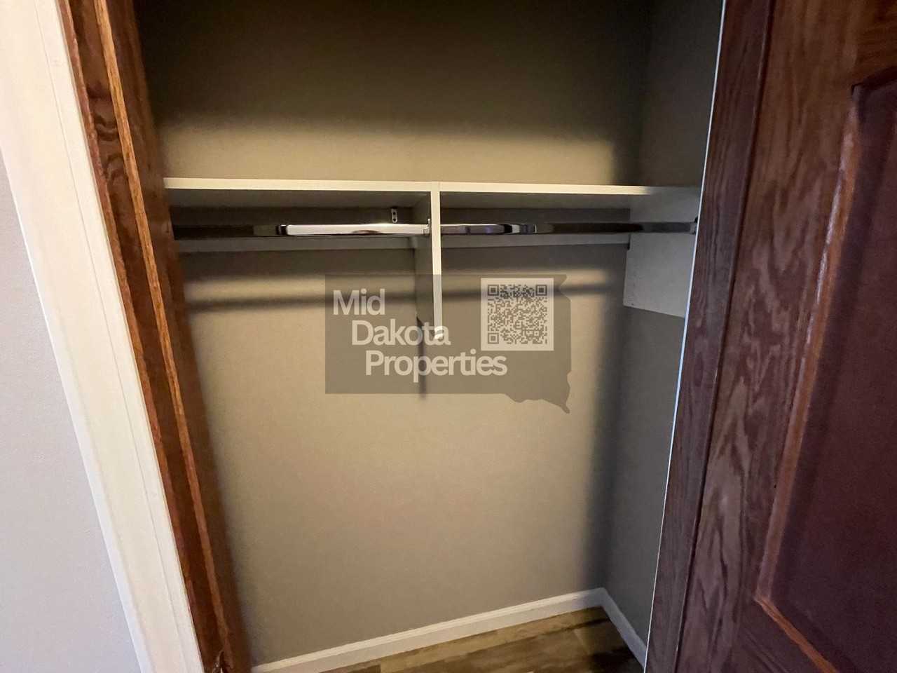 109 E Juniper - Photo 3 of 18