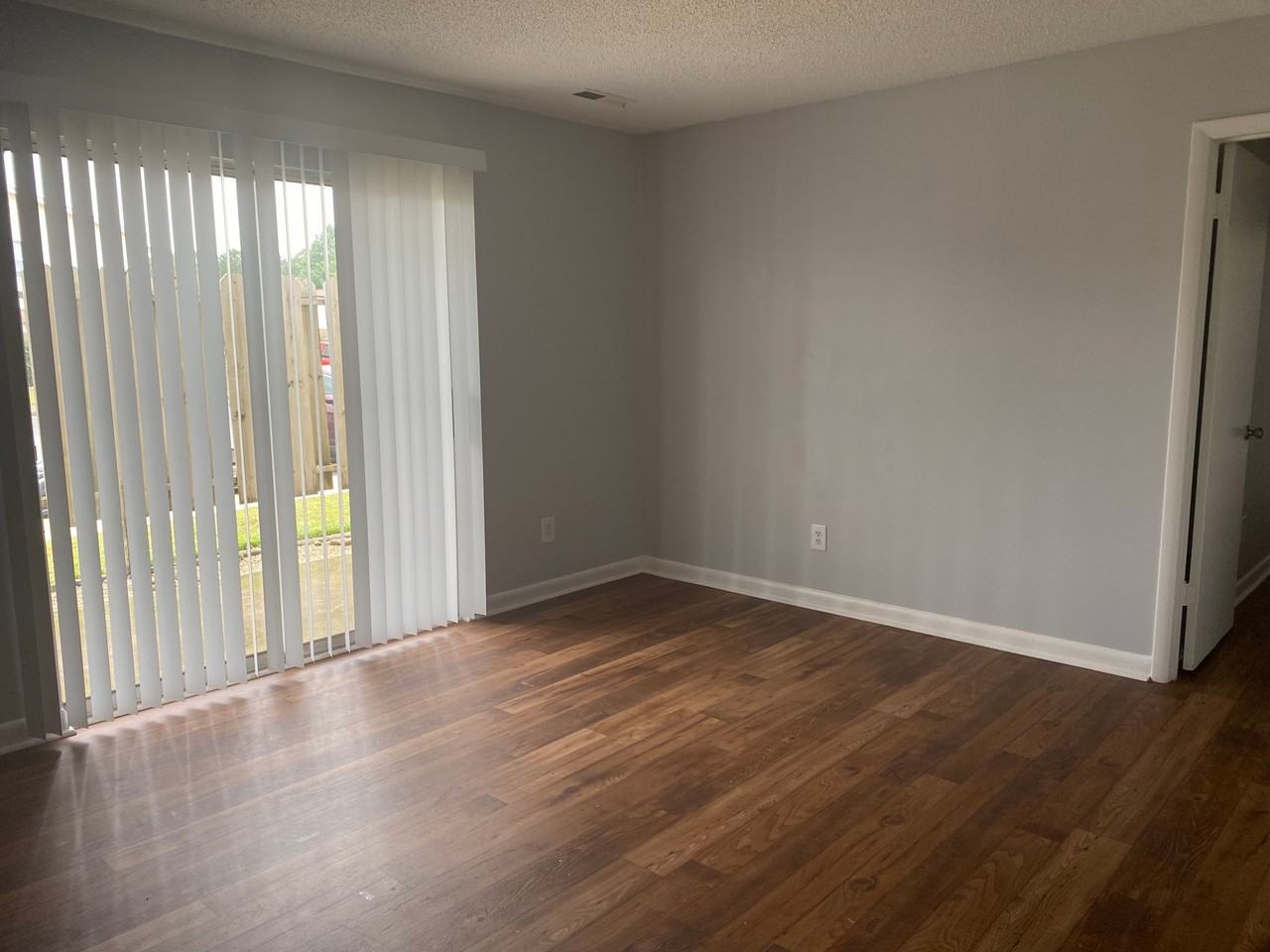 Oakleaf Apartments - Photo 2 of 6