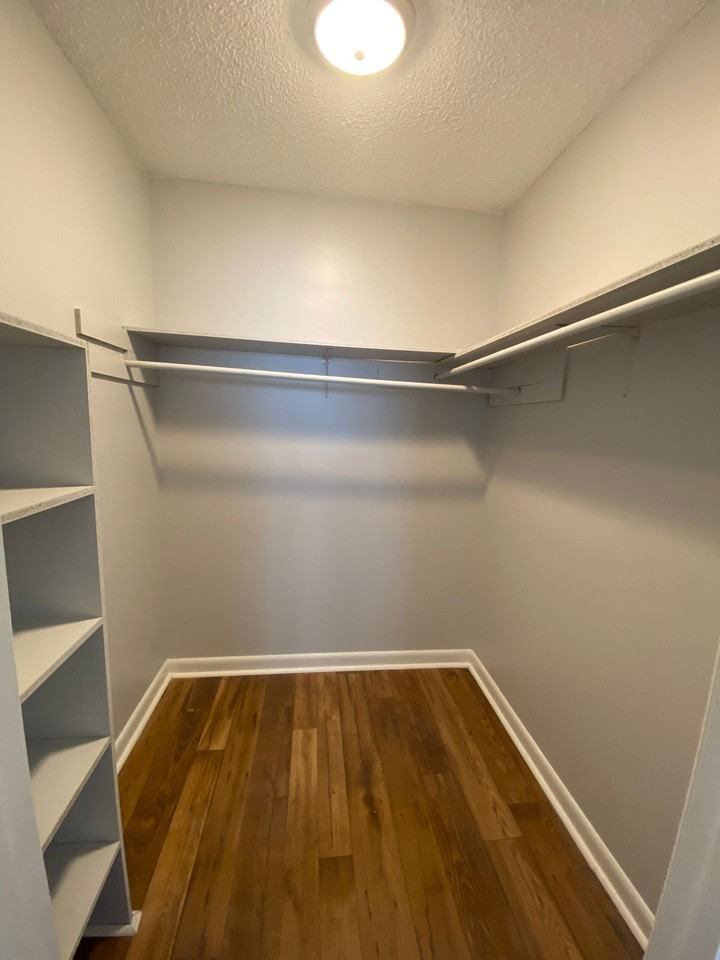 Oakleaf Apartments - Photo 6 of 6