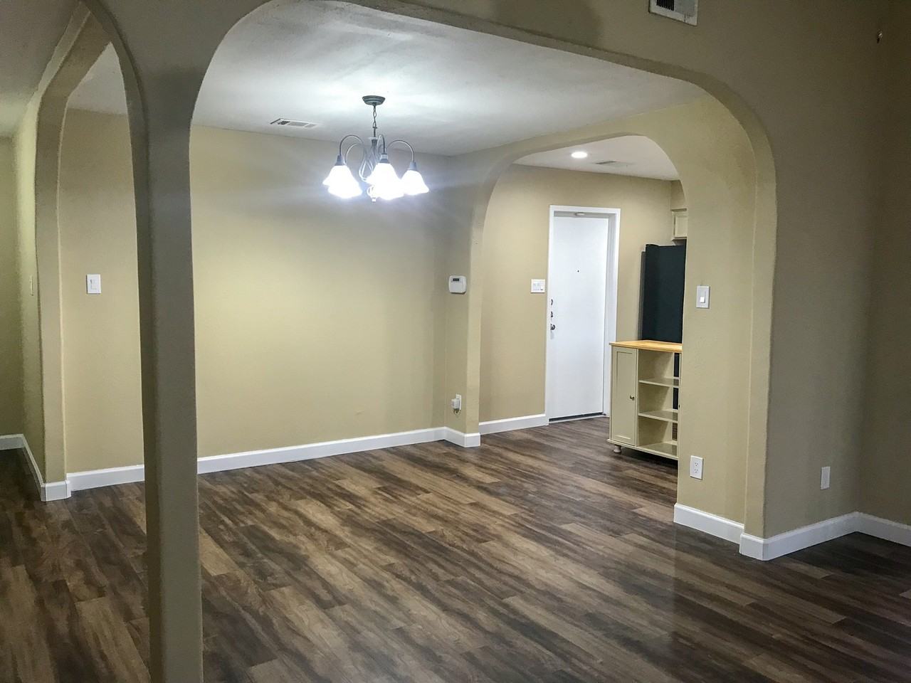 10511 Robinwood Cir - Photo 5 of 22