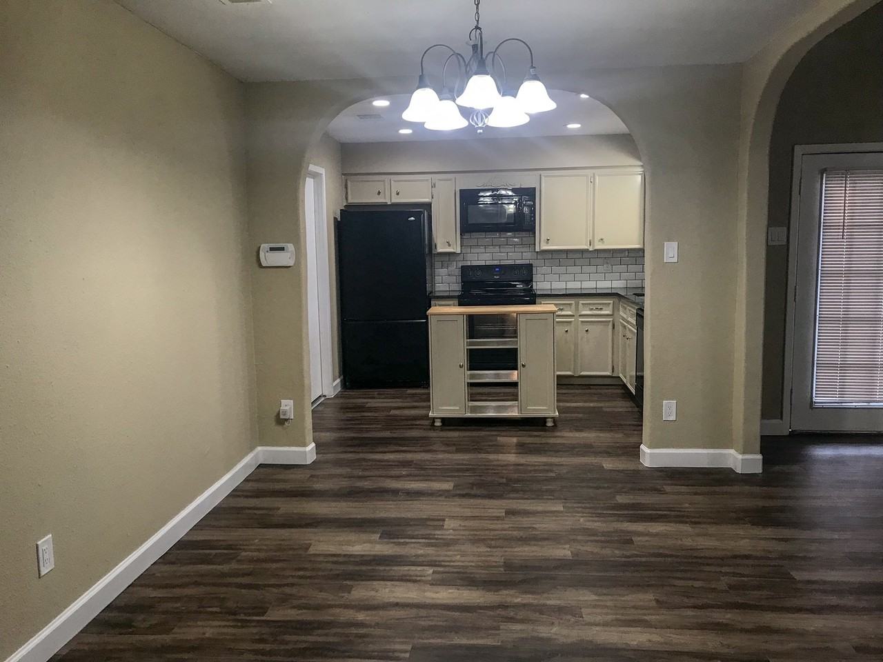 10511 Robinwood Cir - Photo 6 of 22