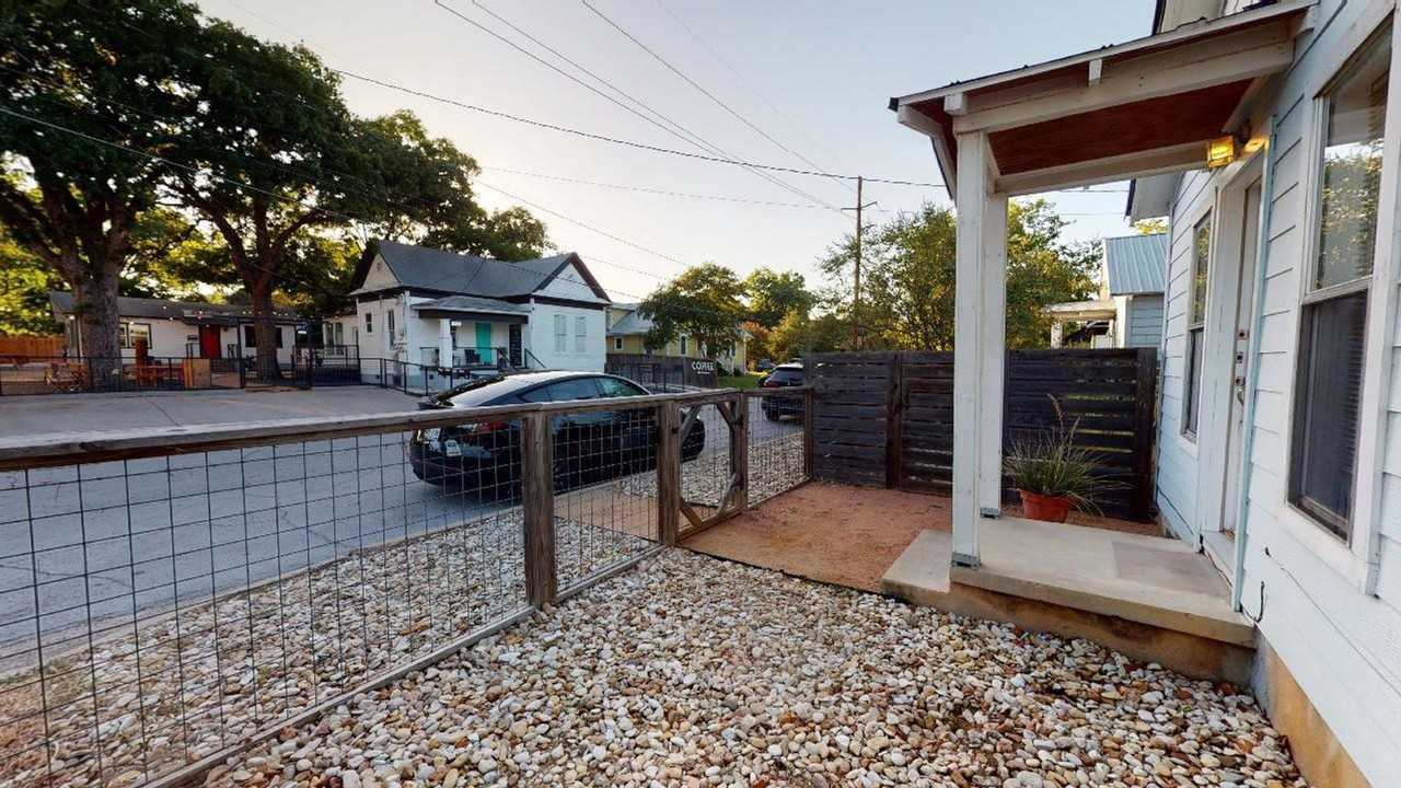 1207 Salina St - Photo 2 of 28