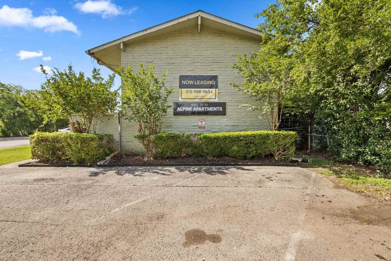 806 E 13th St #104 - Photo 4 of 36