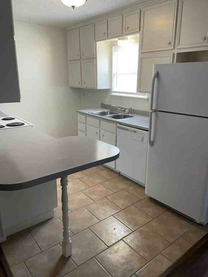 2834 S 104th East Ave - Photo 7 of 11