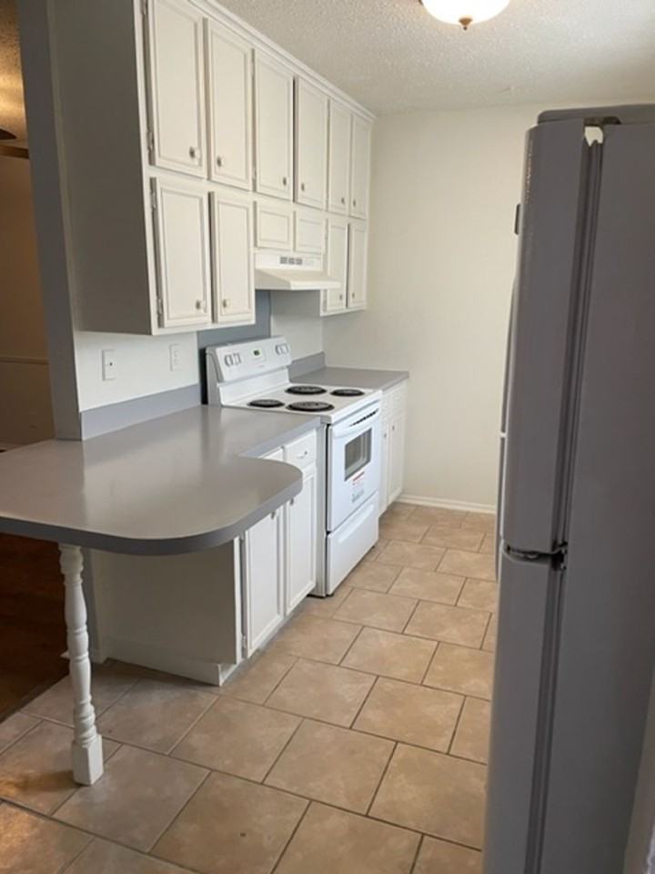 2834 S 104th East Ave - Photo 2 of 11