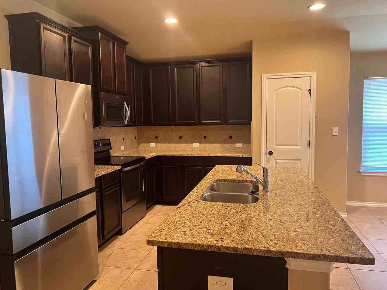 2504 Inspiration Dr - Photo 5 of 17