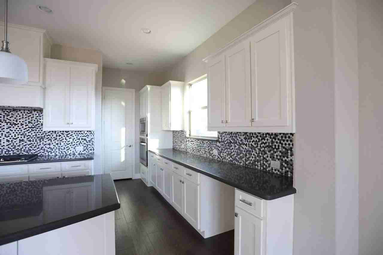 4240 Brookstone Dr - Photo 2 of 23