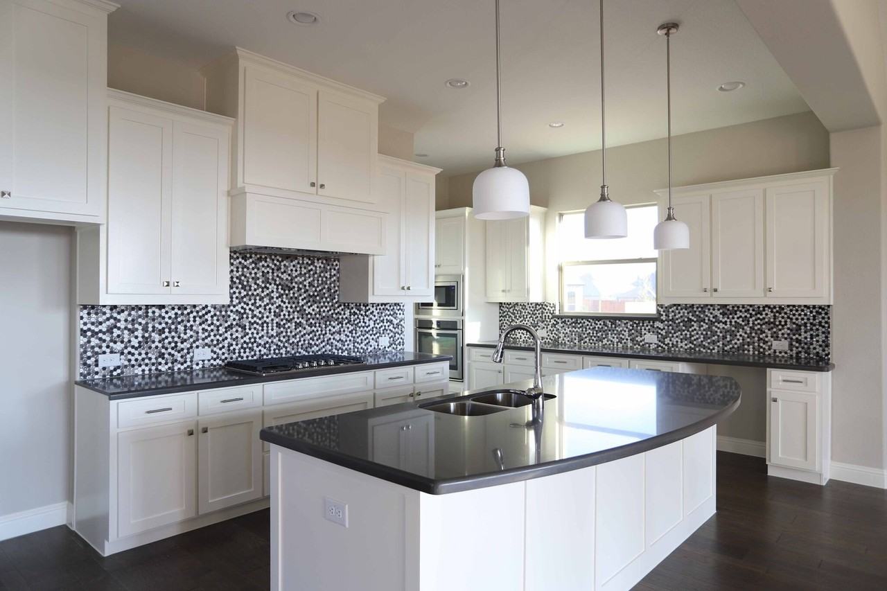 4240 Brookstone Dr - Photo 3 of 23