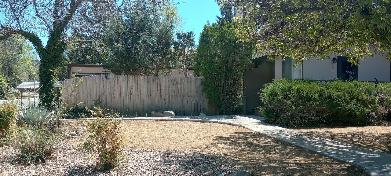 525 Oak St - Photo 2 of 21