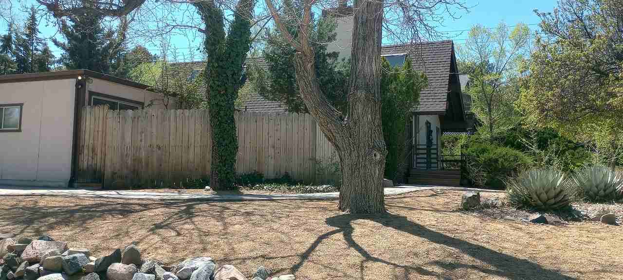 525 Oak St - Photo 3 of 21
