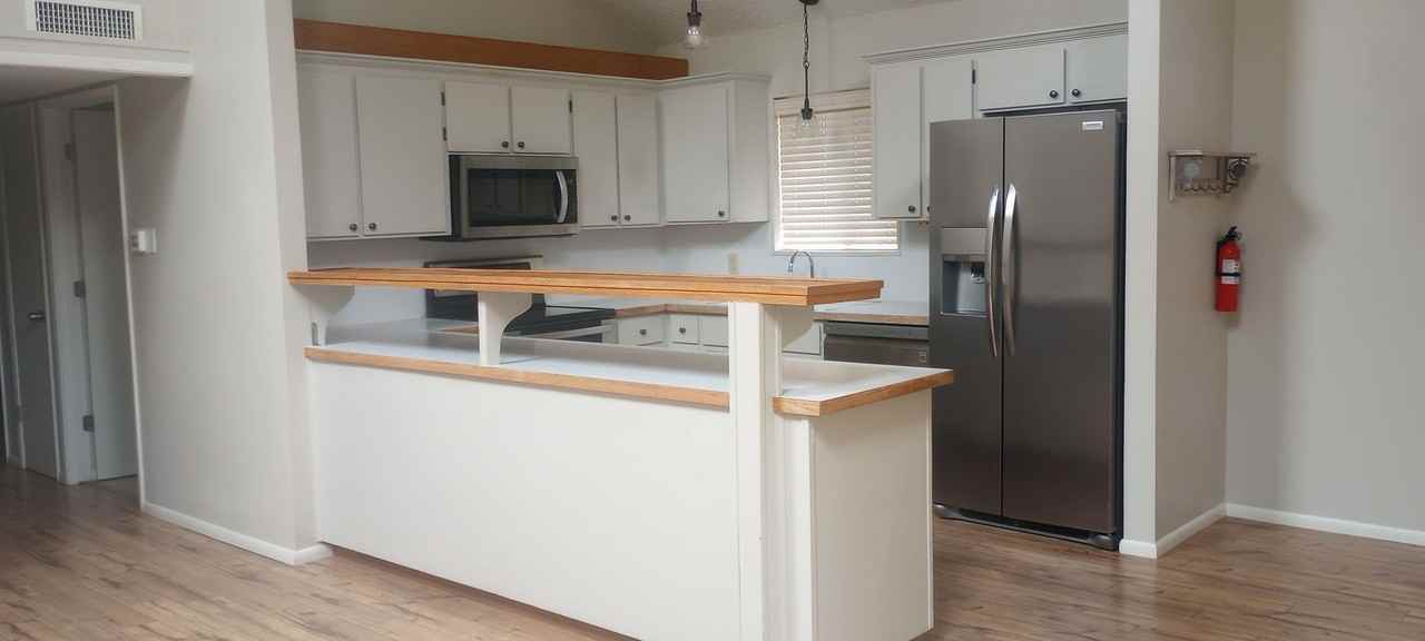 525 Oak St - Photo 5 of 21