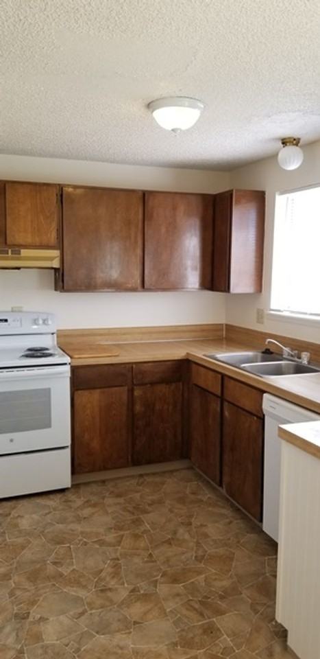24 Nevada St - Photo 4 of 7
