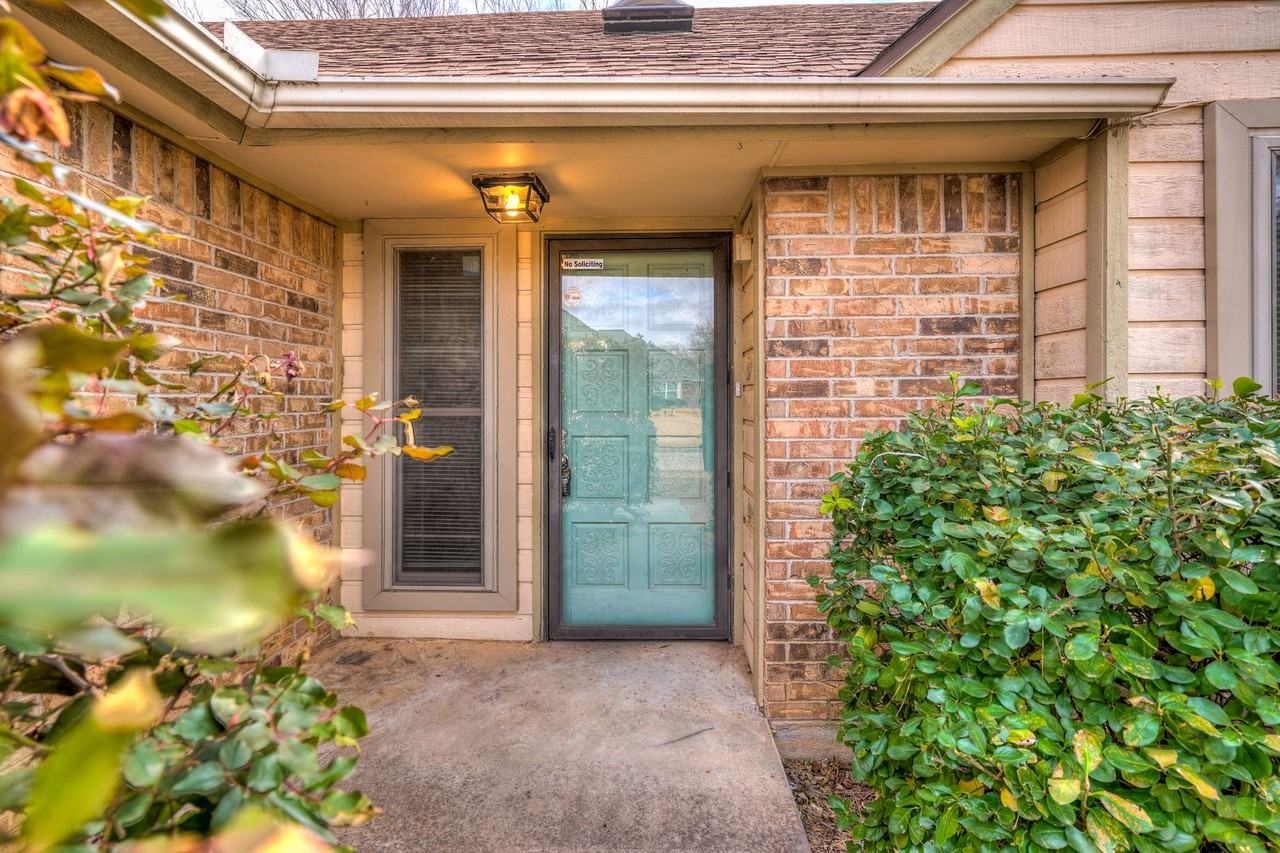 2636 Amy Ct - Photo 2 of 27