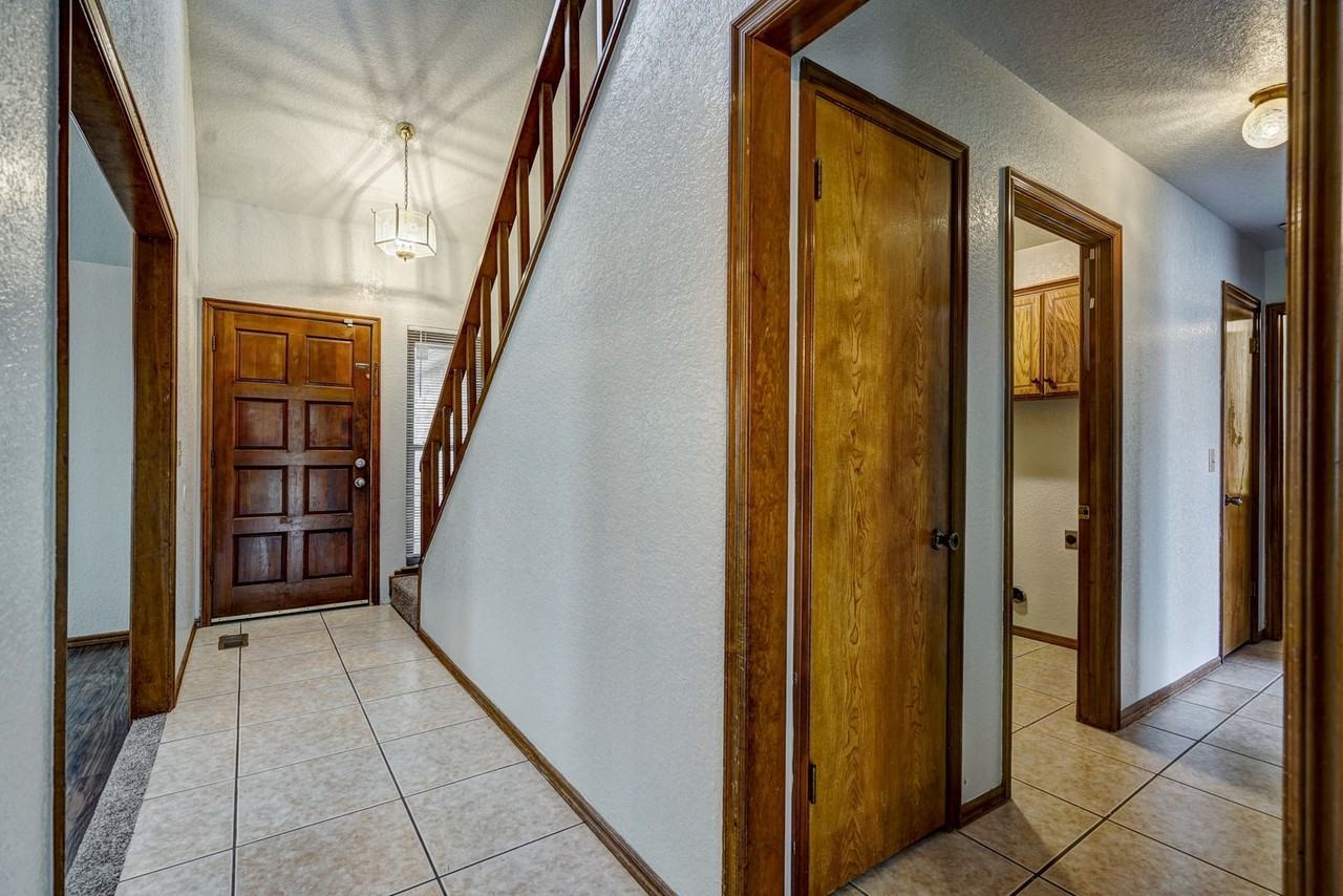 2636 Amy Ct - Photo 4 of 27