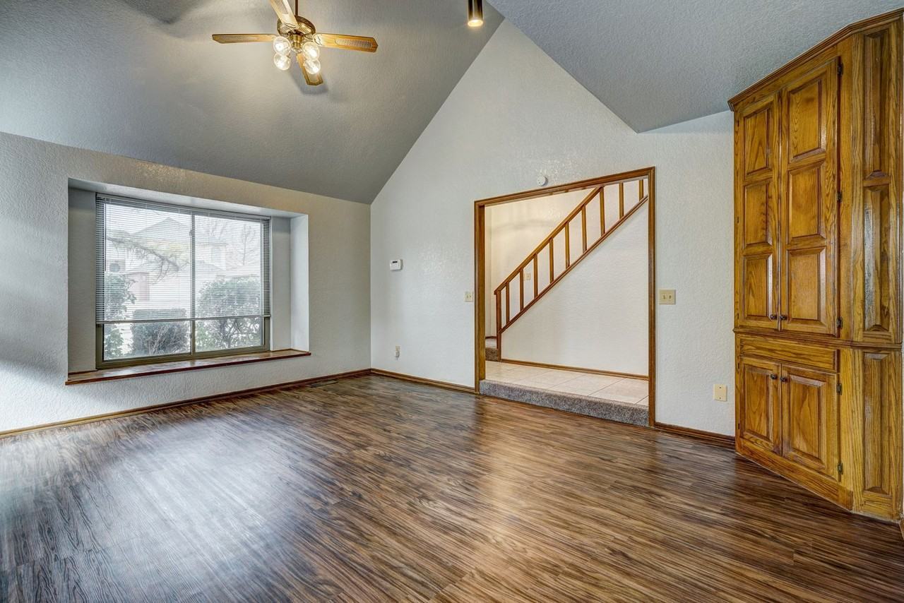 2636 Amy Ct - Photo 6 of 27