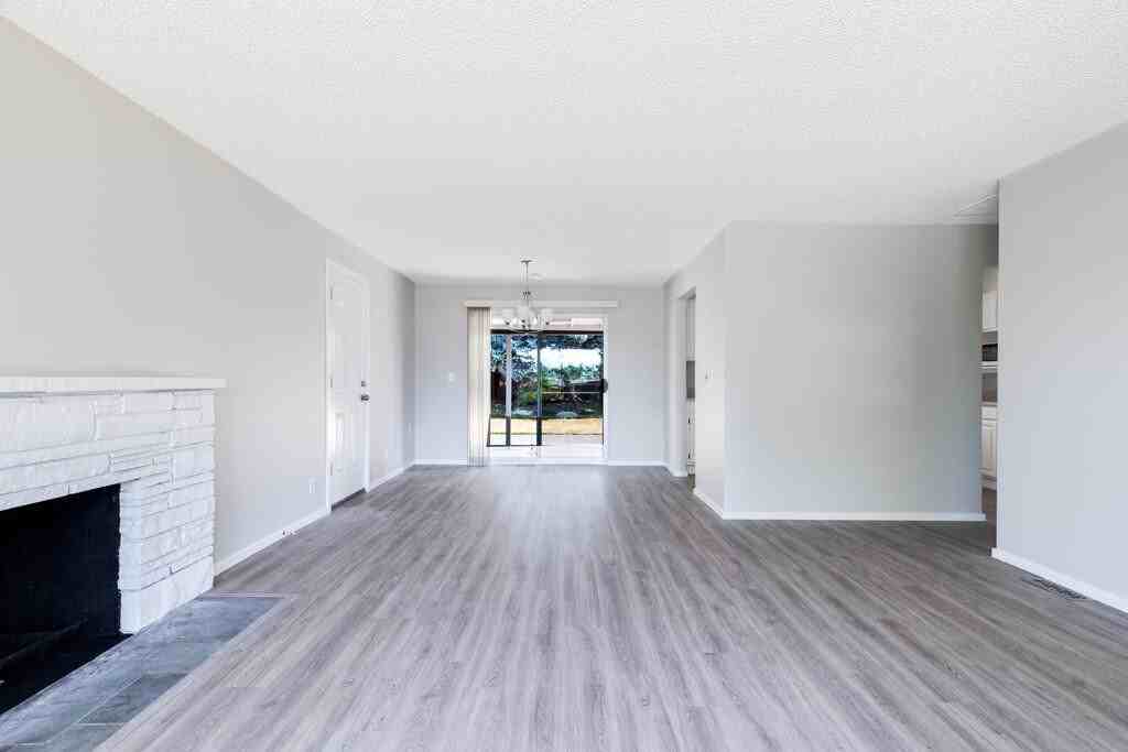 654 Jefferson Ave Ne - Photo 5 of 22