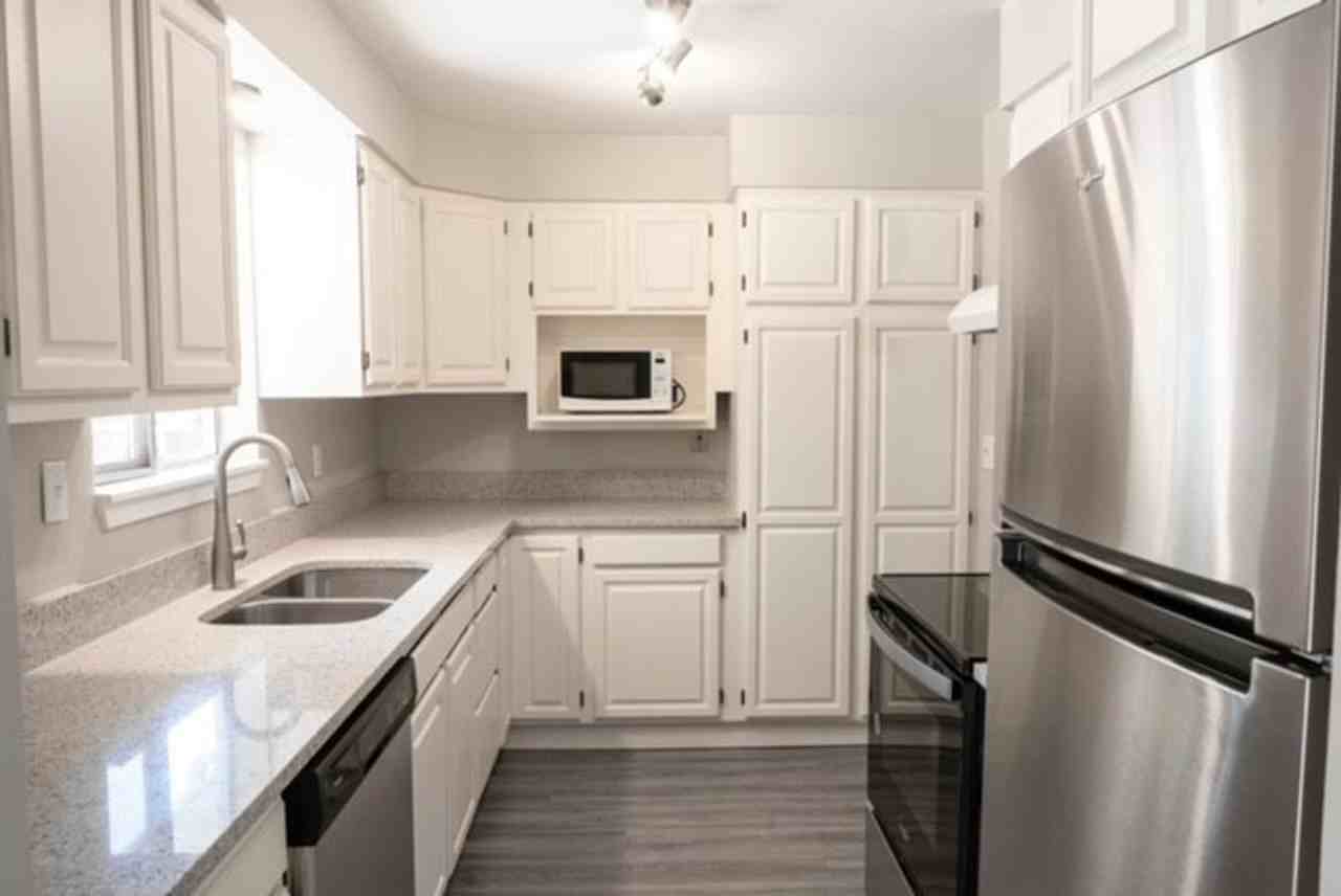654 Jefferson Ave Ne - Photo 6 of 22