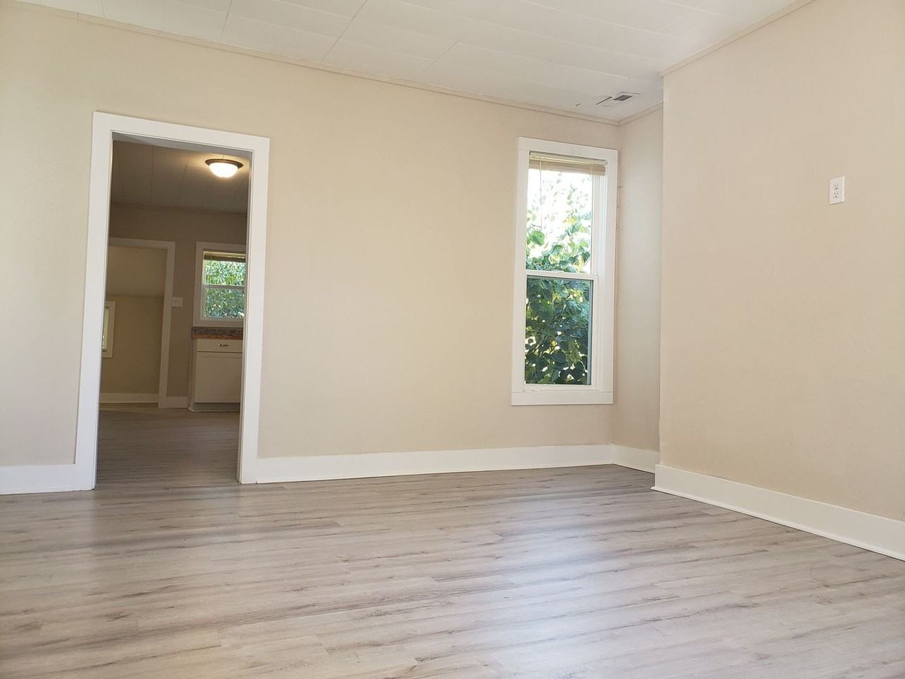 337 N Park Ave - Photo 5 of 34