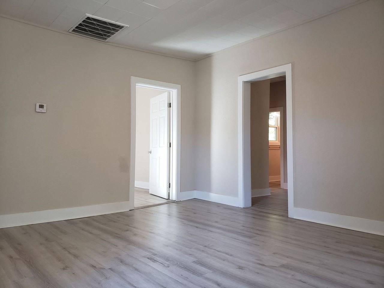 337 N Park Ave - Photo 6 of 34