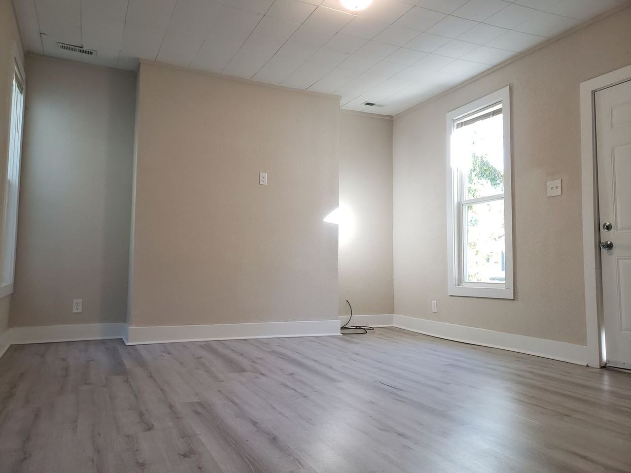 337 N Park Ave - Photo 7 of 34