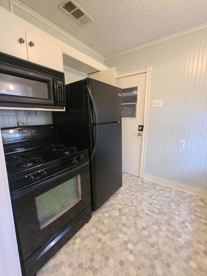 2930 S Donnybrook Ave - Photo 7 of 26