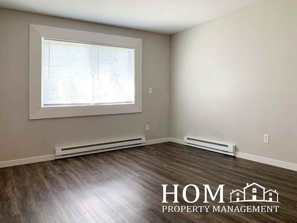 109 7th Street Northwest - Photo 3 of 16