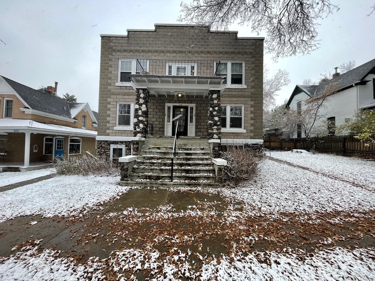 616 South Grand Avenue - Photo 3 of 28