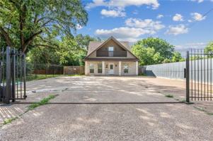 featured image of 1006 Oakwood Ave