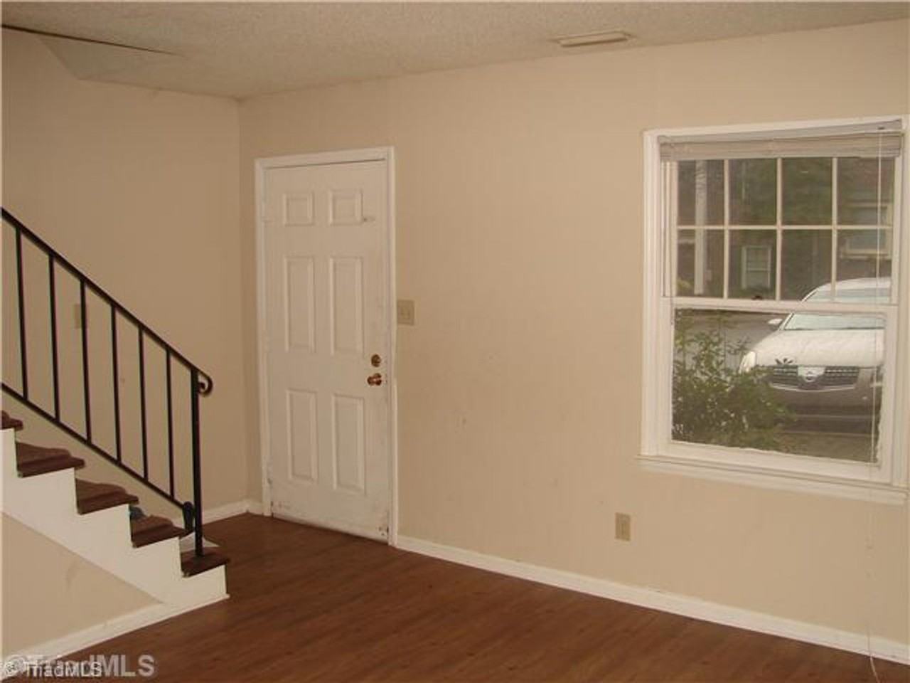 224 Royal Forest Ct - Photo 2 of 4