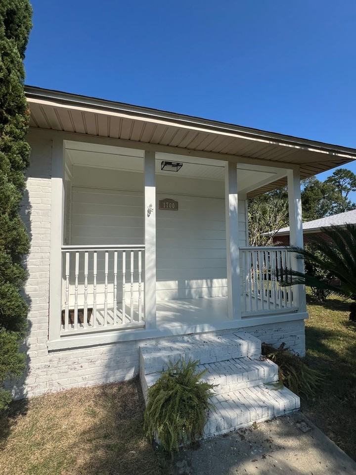 1700 Anderson St - Photo 3 of 47