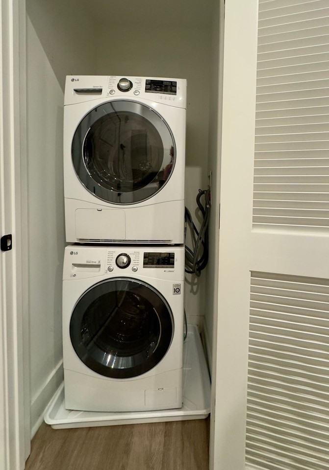 211 St Paul Pl - Photo 3 of 9