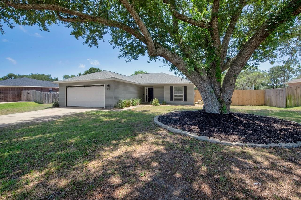 6545 Fern St - Photo 3 of 33
