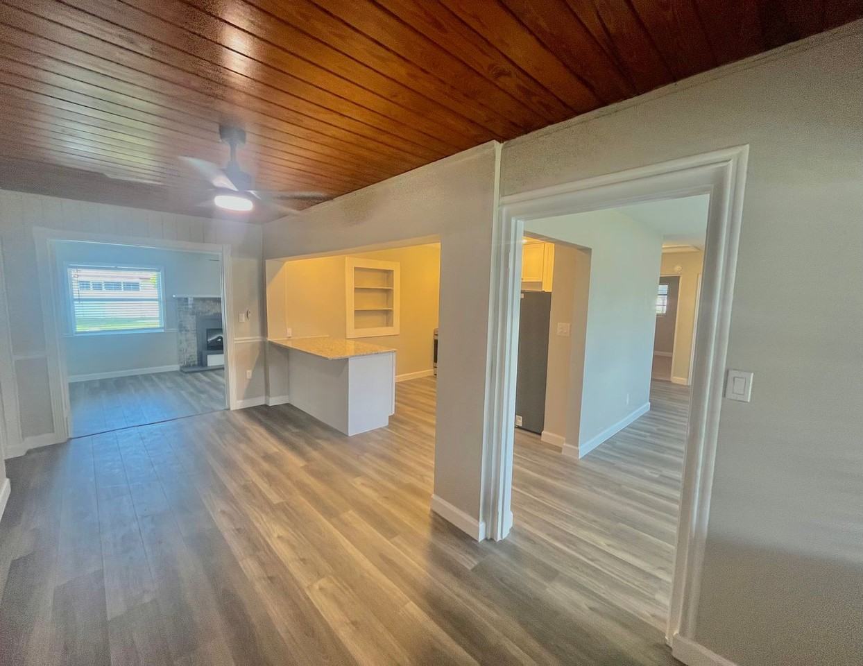 46 Narcissus Dr - Photo 2 of 30