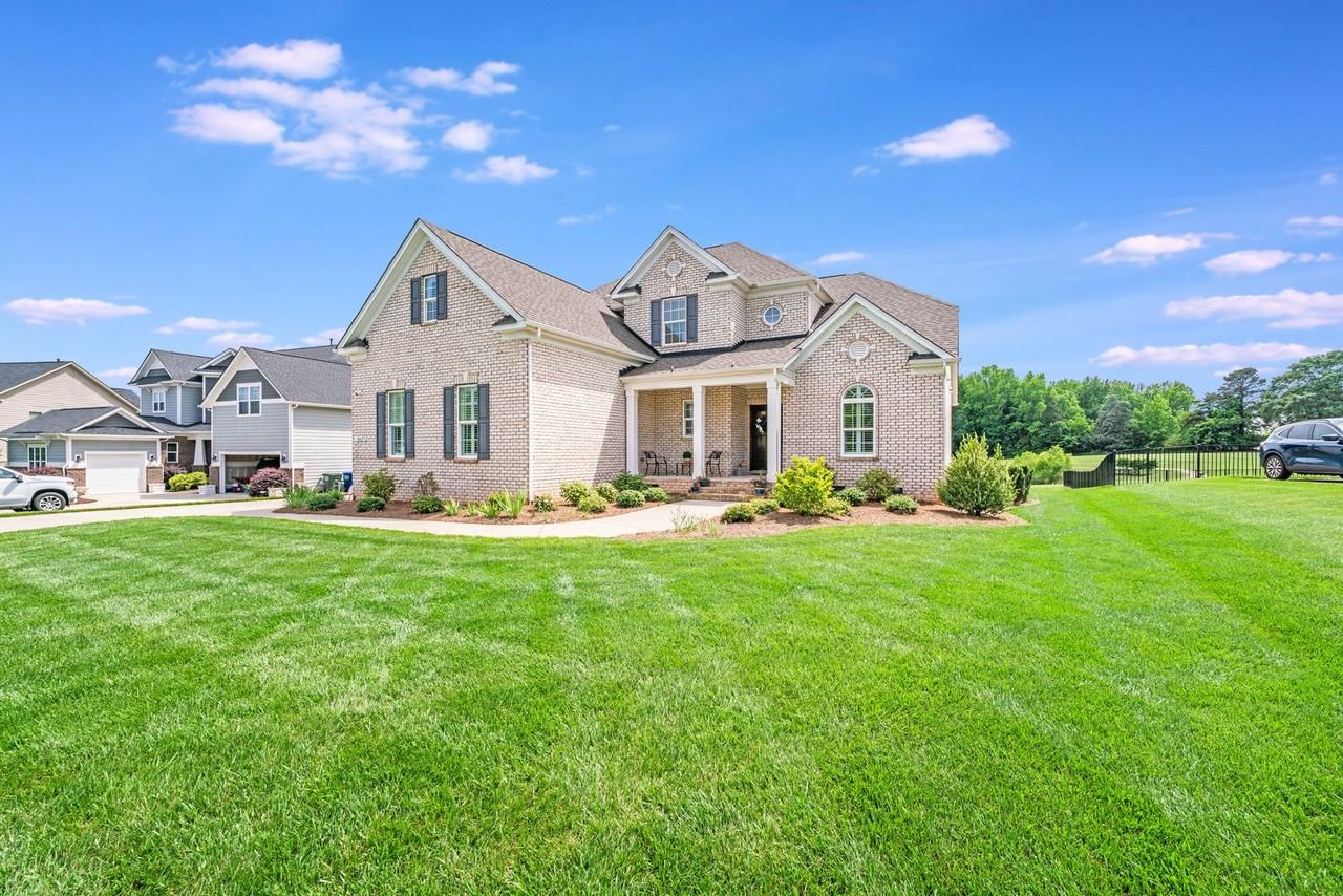 10429 Sable Cap Rd - Photo 2 of 49