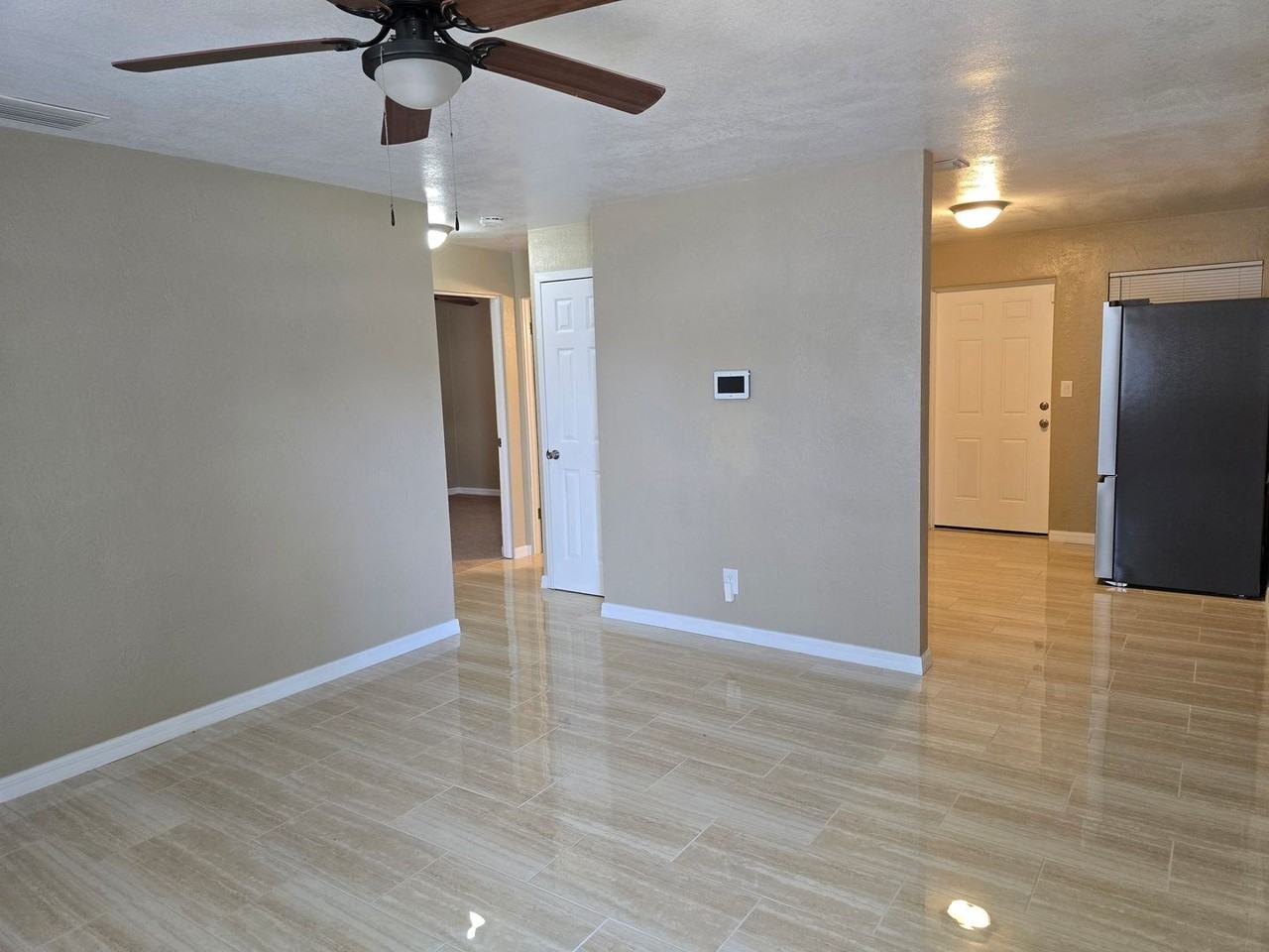 112 Palm Dr - Photo 4 of 12